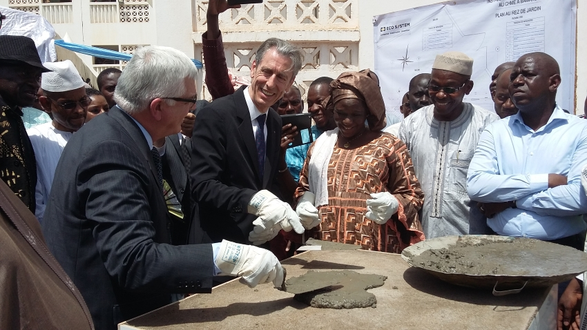 Mali pause 1ère pierre