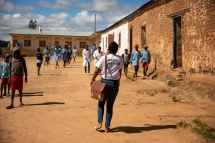 Un partenariat majeur pour l'éducation des jeunes à Madagascar :  L’ONG « Projet Jeune Leader (PJL) » et le Ministère malgache de l'Éducation nationale s'unissent pour transformer l'avenir de 400 000 adolescents ruraux.